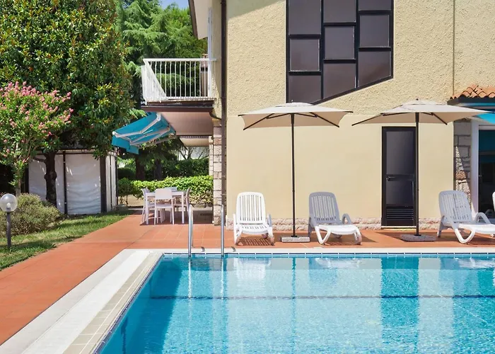 Rose With Pool Villa Bardolino