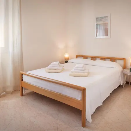 Rose With Pool * باردولينو