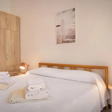 Rose With Pool * باردولينو