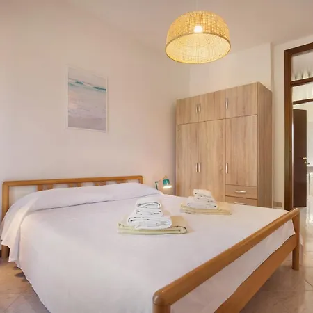 Rose With Pool Βίλα