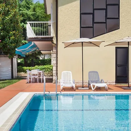 Rose With Pool Βίλα Μπαρντολίνο