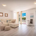 Rose With Pool Villa